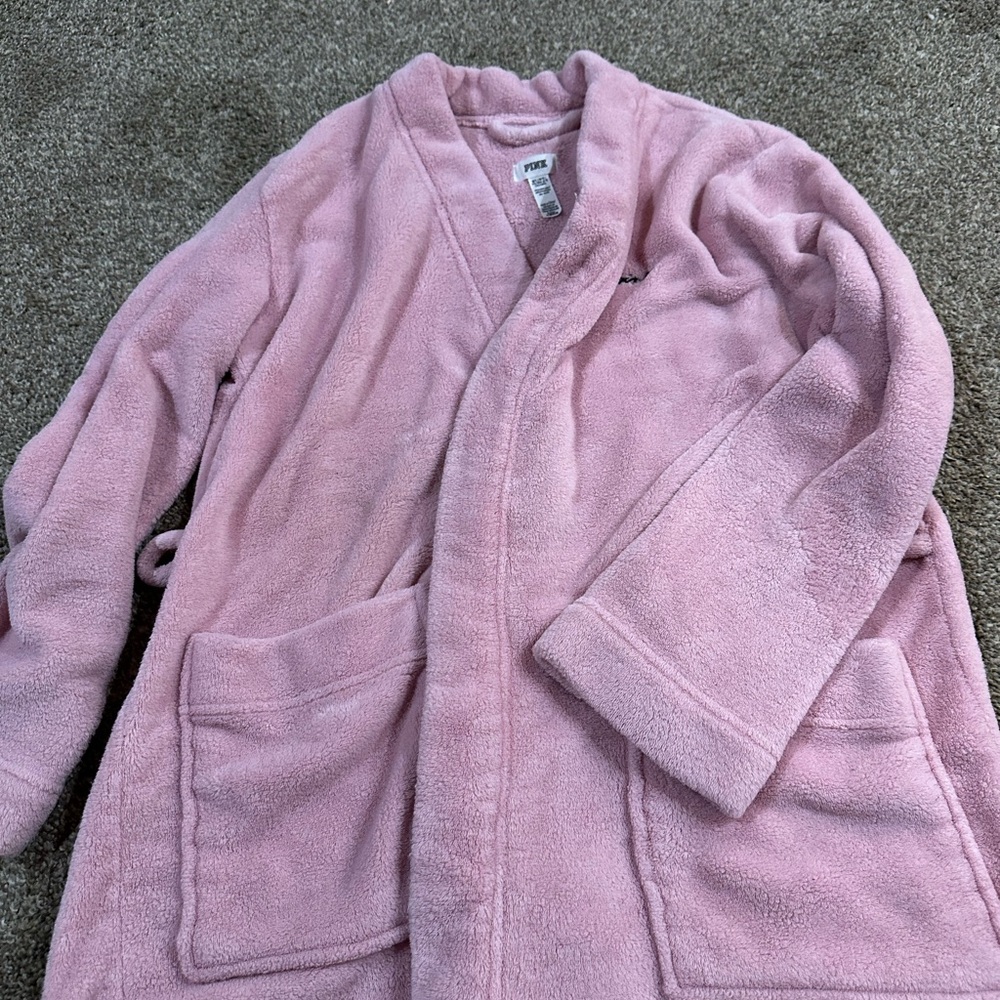 PINK Victoria's Secret Soft Pink Fleece Robe- short - Picture 7 of 8